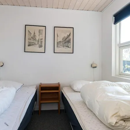 6 Person Holiday Home In Allingabro-By Traum