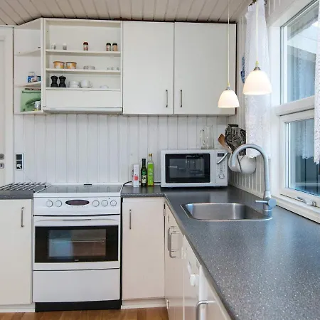 6 Person Holiday Home In Allingabro-By Traum